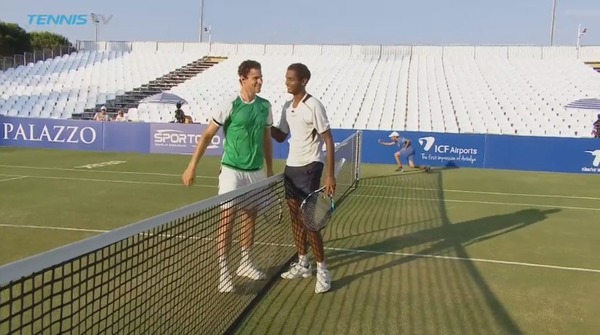 2017y06m28d_223232879