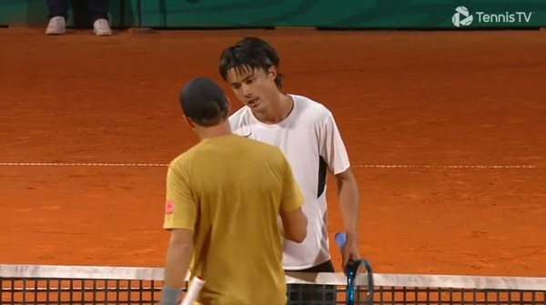 2022y04m21d_140807924