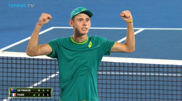 2018y01m12d_232331890