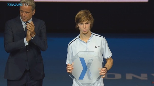 2017y11m12d_193149964