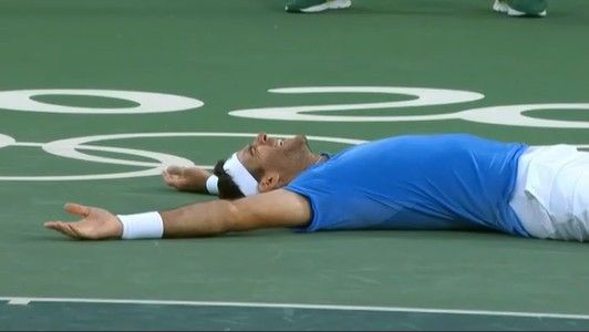 2016y08m14d_051939492