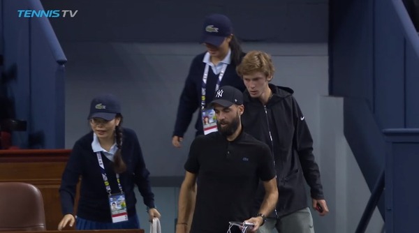 2018y10m08d_194141453