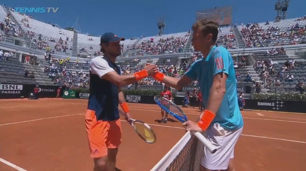 2017y05m17d_010354261