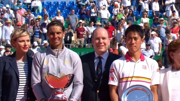 2018y04m22d_234219678