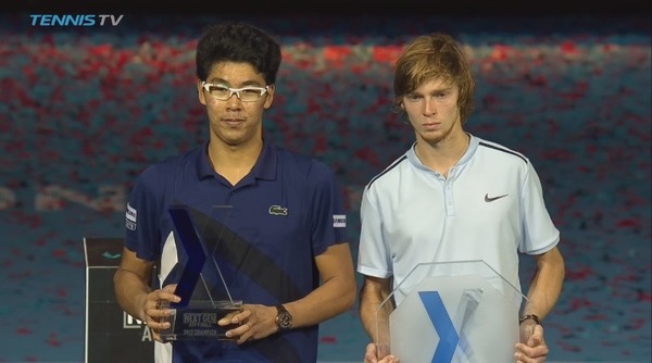 2017y11m12d_193257995