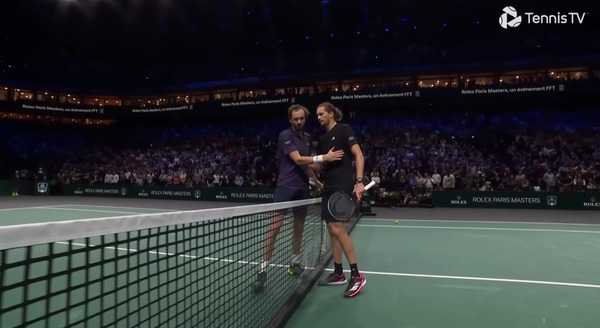 2025y11m01d_175645173