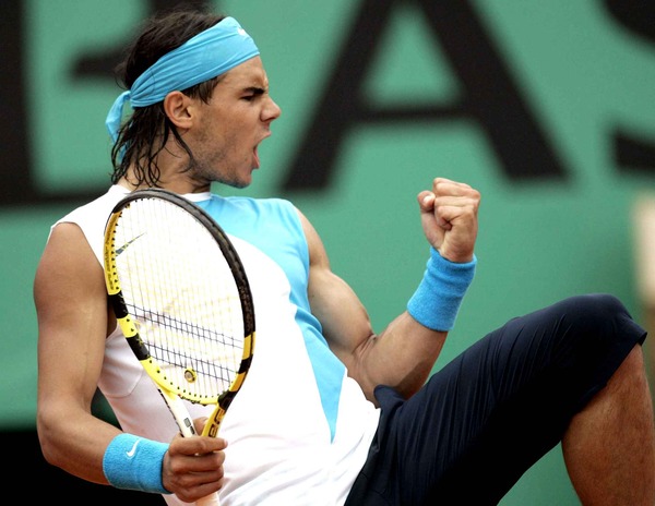 spains-rafael-nadal-reacts-after-3f29-diaporama