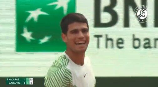 アルカラスのスーパーショットが凄すぎるｗｗｗこれ返すのかよｗｗｗ