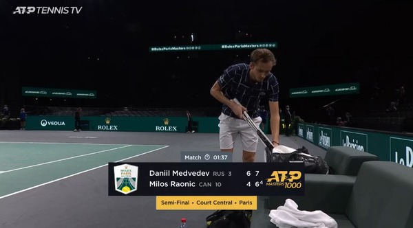 2020y11m07d_234940593