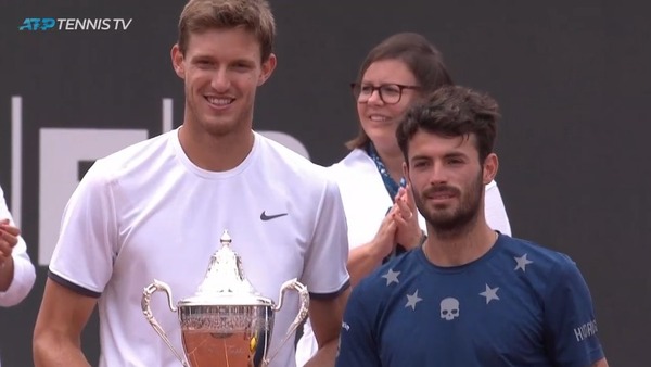 2019y07m22d_212504496