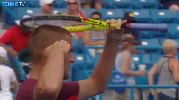 2016y08m17d_213322835