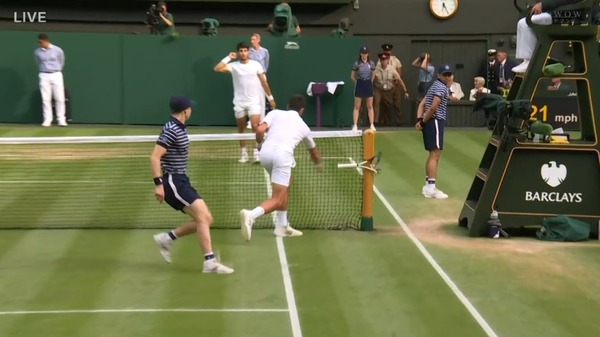 【悲報】ジョコビッチ、ウィンブルドン決勝でラケット破壊して負ける…ええんか…