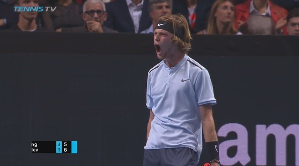 2017y11m12d_193318495