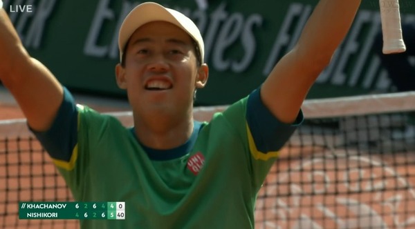 2021y06m03d_004136329