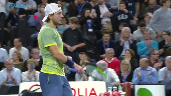 2018y02m26d_010106832