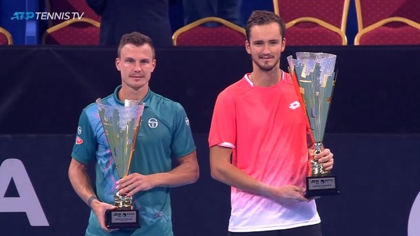 2019y02m11d_163959383