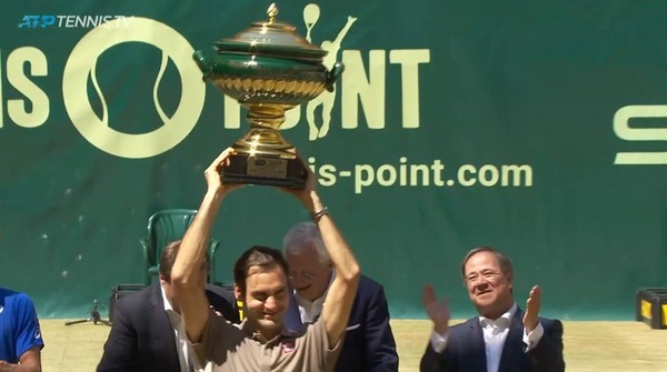 2019y06m23d_215807757