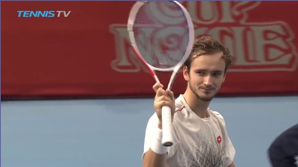 2018y10m06d_230441655