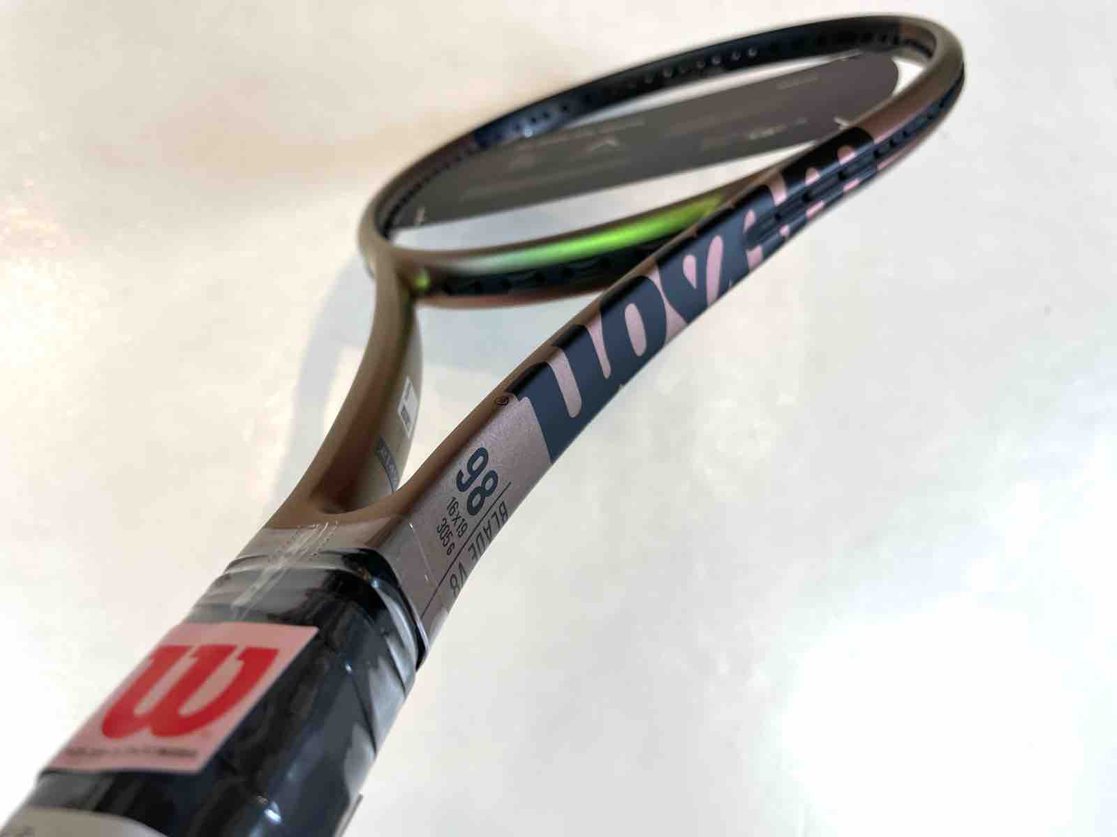ラケット(硬式用) Wilson BLADE V8 98 Amazon.com : Wilson Blade 98 V8 Stringless Tennis Racket 98