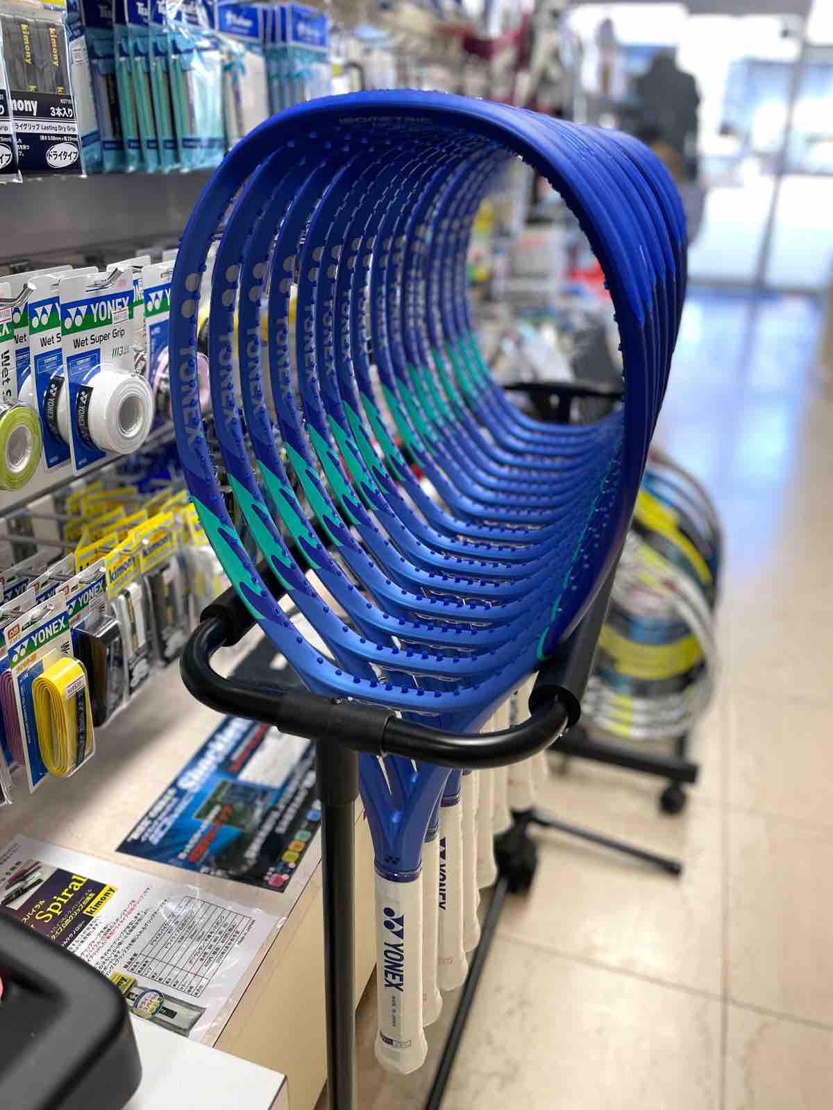 EZONE / SX300 入荷しました : テニスショップ裏日記 EZONE / SX300 入荷しました : テニスショップ裏日記