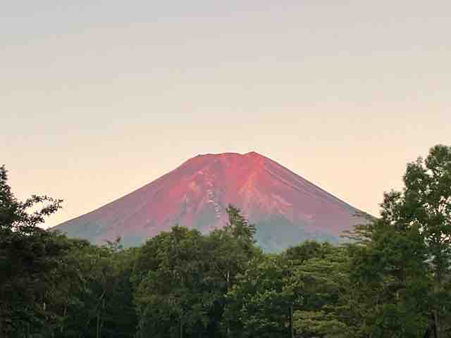 今朝の富士山８ ５富士吉田市 梨が原 朝日が当たってきた富士山 ７ 渡辺英一オフィシャルブログ 今日の富士山 In 富士吉田