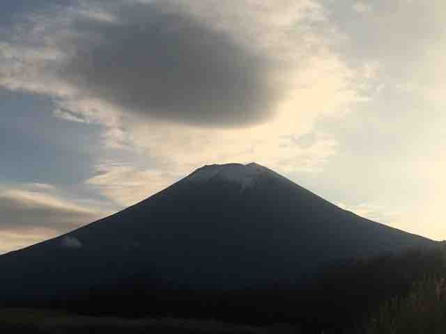 今日の富士山夕暮れ12 27山中湖村 北富士演習場山中地区 薄いオレンジ色の背景の空 9 渡辺英一オフィシャルブログ 今日の富士山 In 富士吉田 今日の富士山夕暮れ12 27山中湖村 北富士演習場山中地区 薄いオレンジ色の背景の空 9 渡辺英一オフィシャルブログ 今日の富士山 In 富士吉田