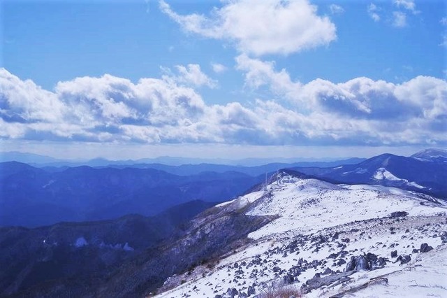 四国カルスト 雪の姫鶴平と五段高原界隈 鬼ヶ城山景 四国カルスト 雪の姫鶴平と五段高原界隈 鬼ヶ城山景