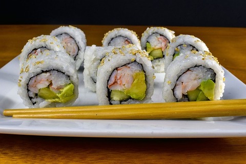 california-shrimp-roll-g7e748963c_640