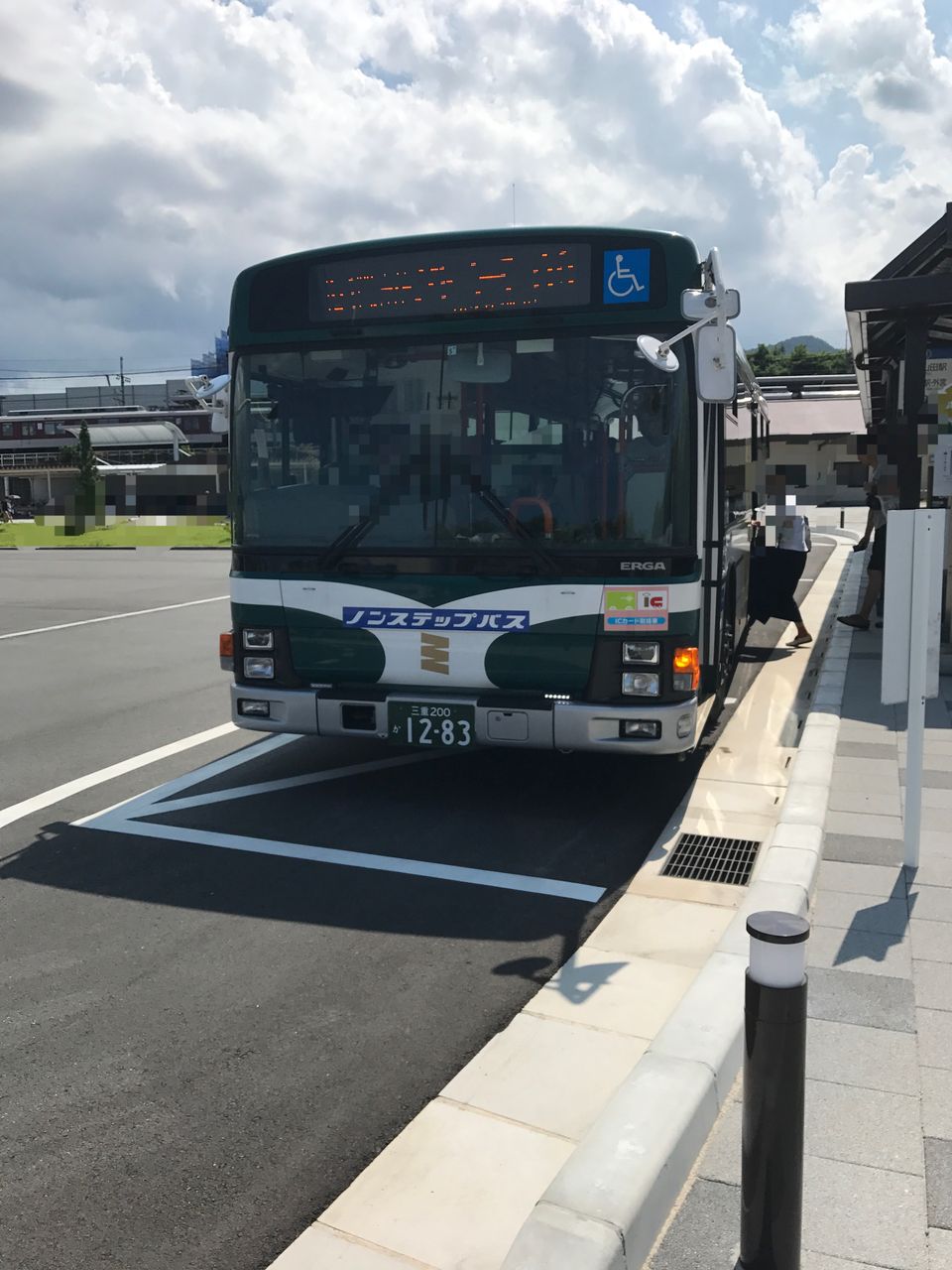 近鉄五十鈴川駅前にて撮影した三重交通の路線バスです 寺りんの乗り物大好きblog