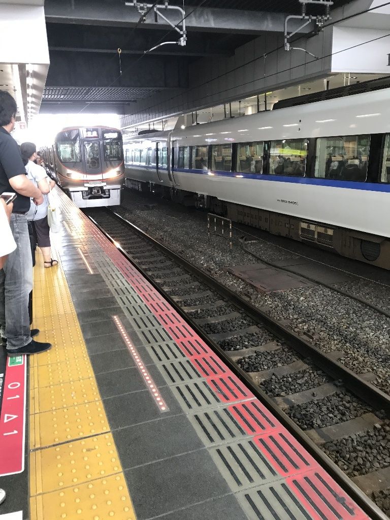 Jr西日本の323系の車内で乗客同士のトラブルが 寺りんの乗り物大好きblog