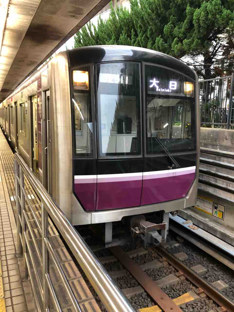 ひねちゃ 大阪 最高速度45㌔ 大型トラック「高速80キロ規制 ひねちゃ 大阪 最高速度45㌔ 大型トラック「高速80キロ規制