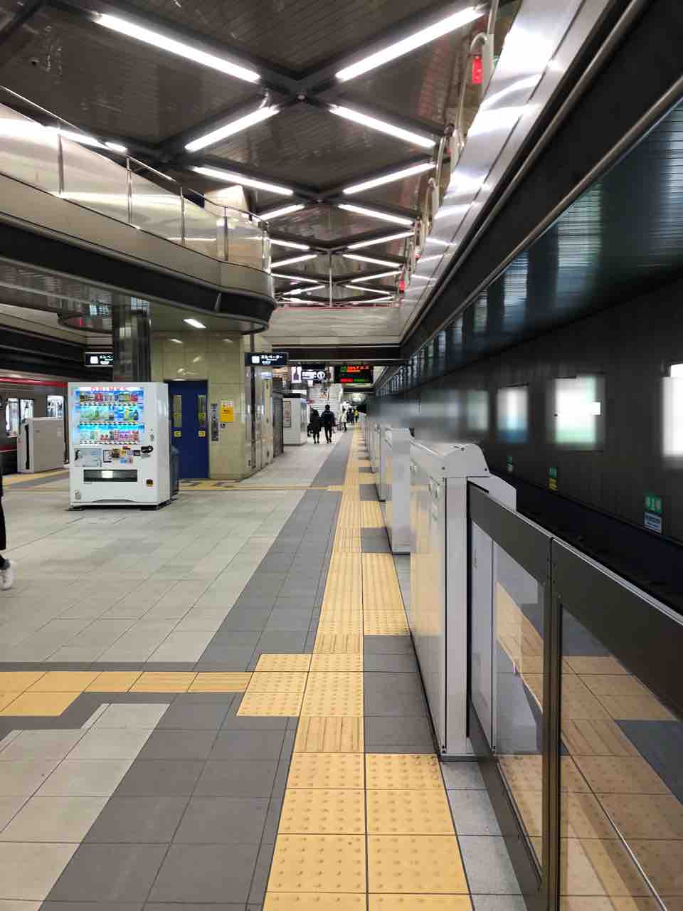 北大阪急行電鉄と大阪モノレールの千里中央駅のホームです 寺りんの乗り物大好きblog 北大阪急行電鉄と大阪モノレールの千里中央駅のホームです 寺りんの乗り物大好きblog