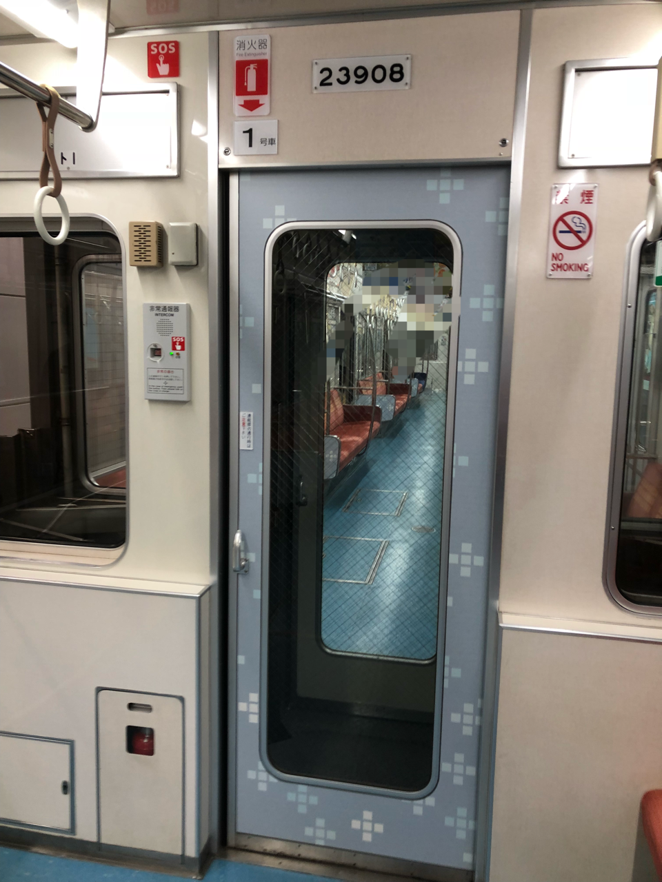 大阪メトロ四つ橋線の23系のリフレッシュ改造車両の連結部の扉は 寺りんの乗り物大好きblog