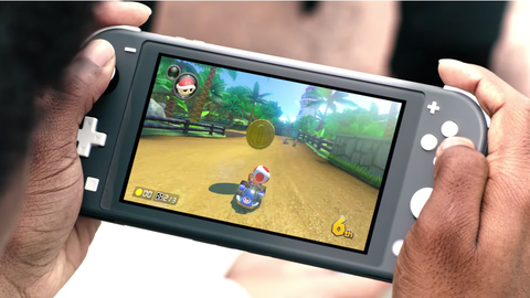 Nintendo Switchは、Liteの発売で3DSの後継となり、さらに売れるのではないか。