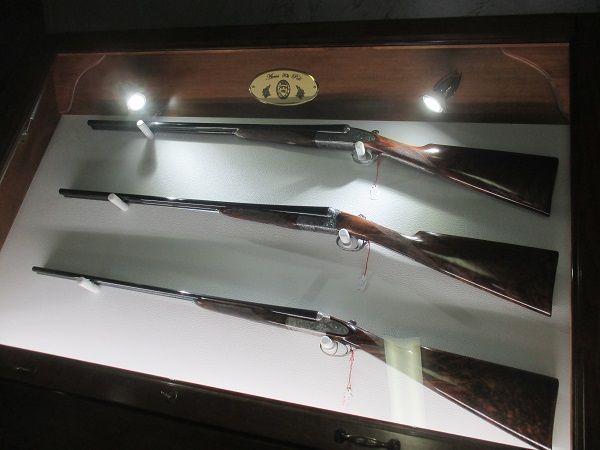 スイスの銃は発砲されなければならない テレビ屋 なかそね則のイタリア通信 スイスの銃は発砲されなければならない テレビ屋 なかそね則のイタリア通信