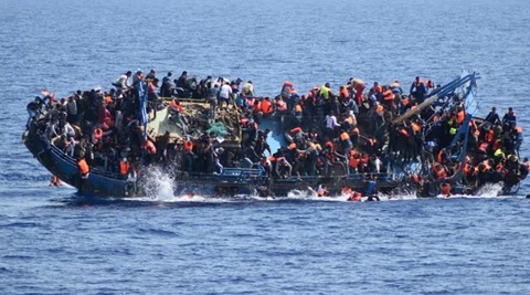 難民ボート転覆騒然650