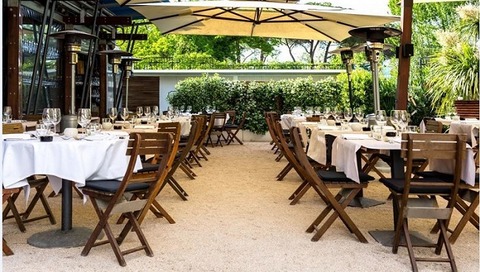 中庭的ストーブ付き650