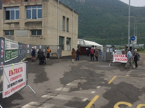 ワクチン会場2看板650