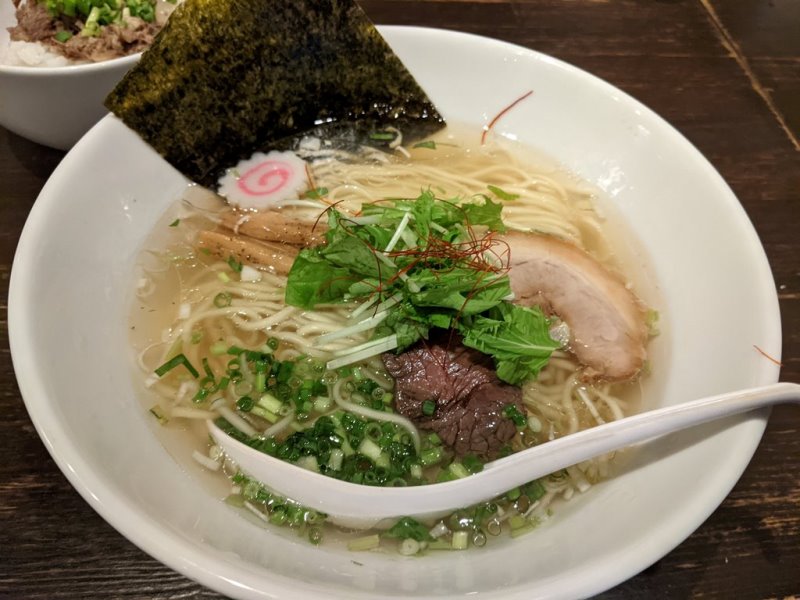 牛骨スープで雑炊にして完璧な流れに らーめん鷹の羽 Nekoちばらんち