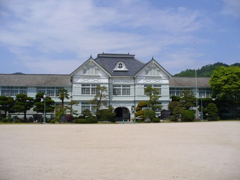 21 5月　真庭市　旧遷喬尋常小学校 001