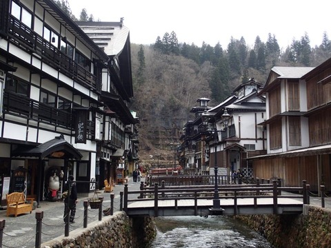 25 5 山形 銀山温泉 町並み (3)