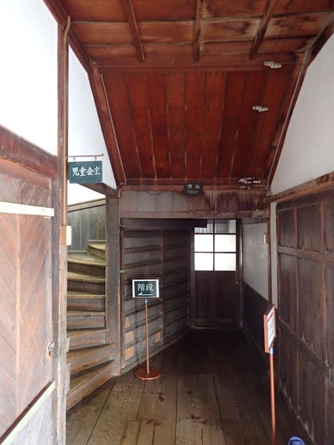 19 11 岡山 勝山 遷喬小学校 (14)