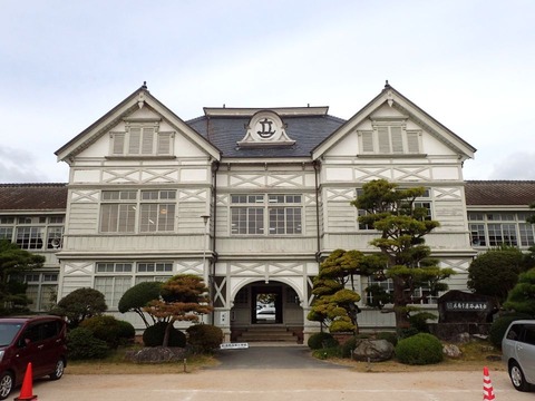 19 11 岡山 勝山 遷喬小学校 (1)