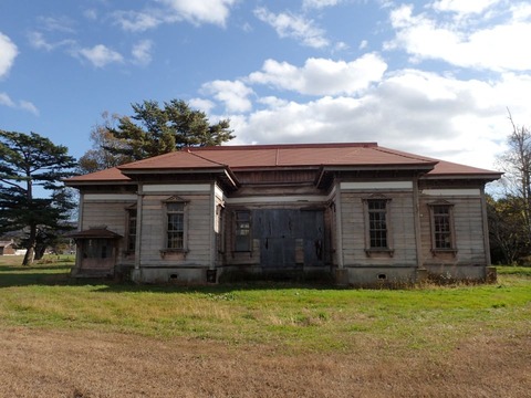 2025 10 北海道 新ひだか町 家畜改良センター新冠牧場 旧事務所 (4)