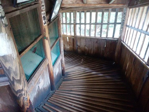 27 9 福島 会津若松 飯盛山 さざえ堂 (13)
