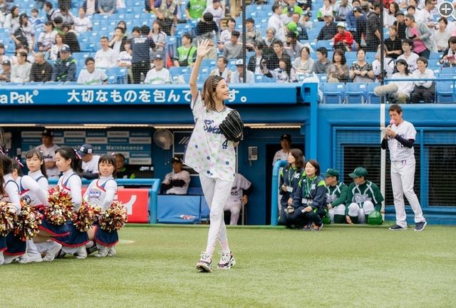 2019y06m11d_162757166