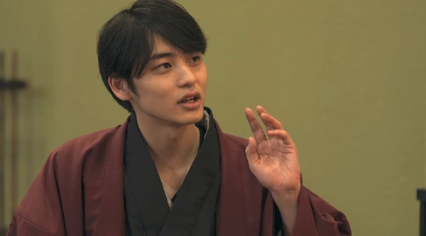 2020y04m14d_022600765