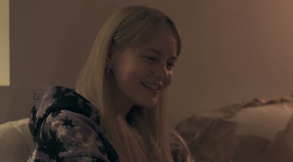 2020y05m12d_022122471