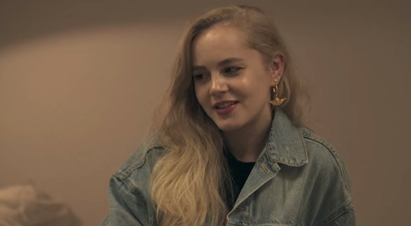 2019y12m24d_031958697