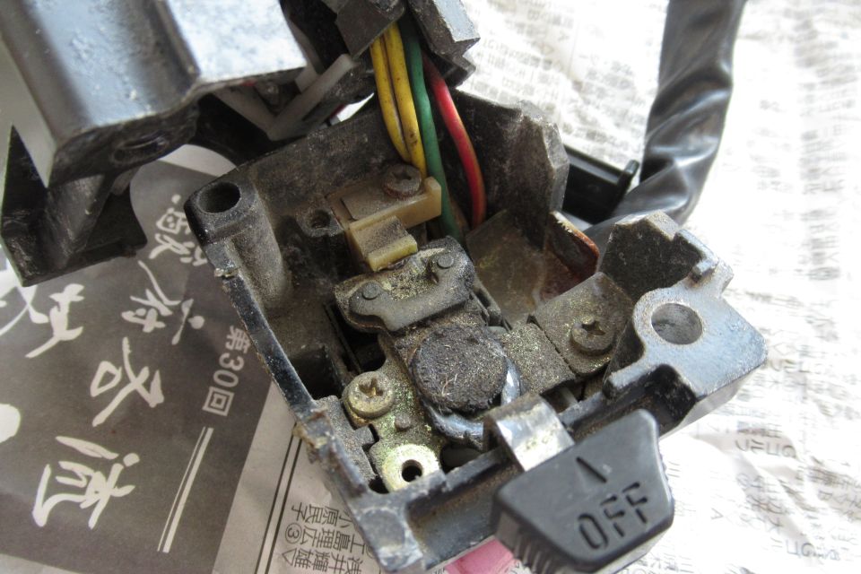 プッシュキャンセル式ウインカースイッチ SRV250 : シャフトドライブ生活